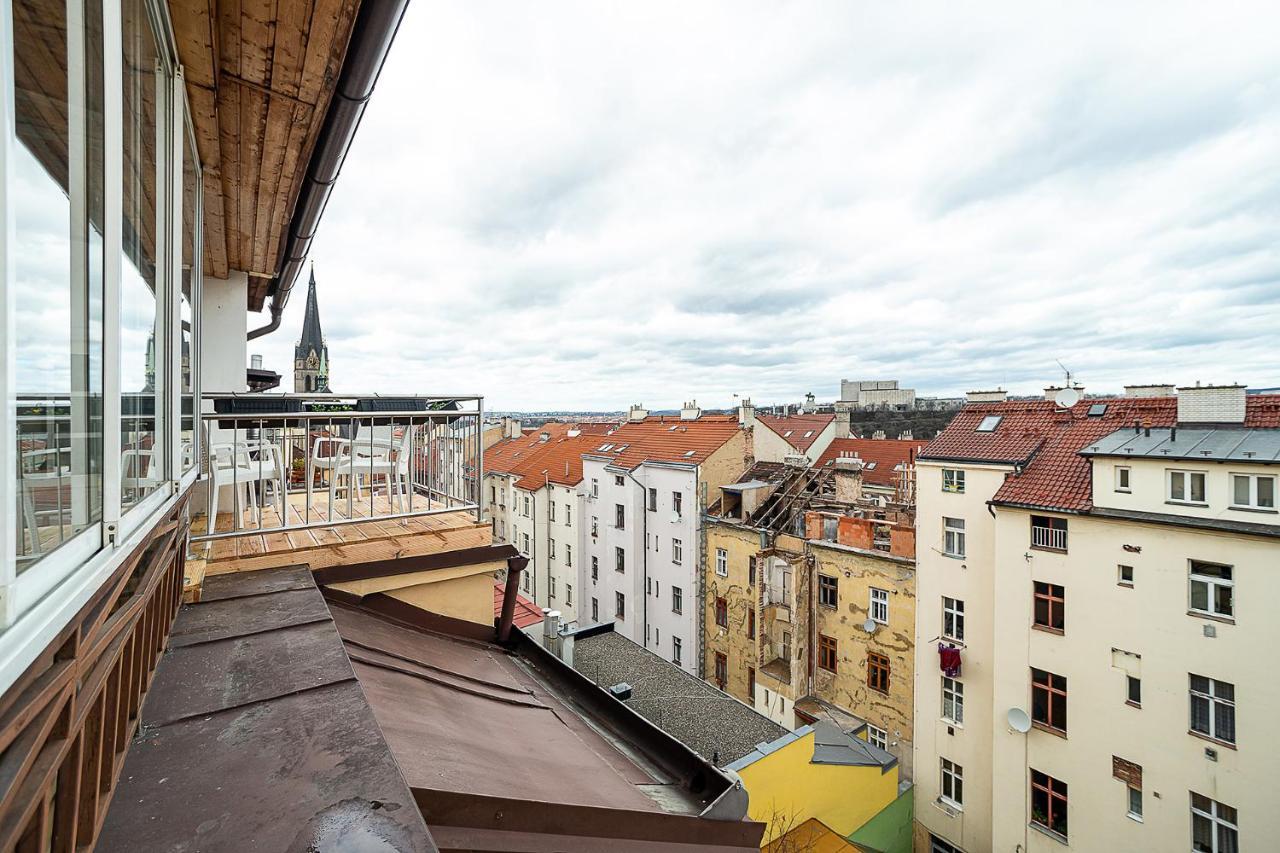 Big 4-bedroom flat, terrace with great Vítkov view Praga Exterior foto